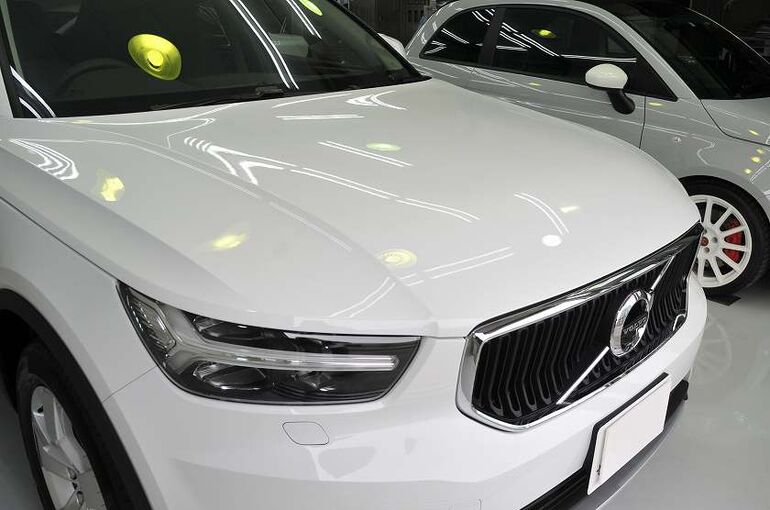 ボルボ XC40 カーコーティング施工後　右ボンネット部　アップ