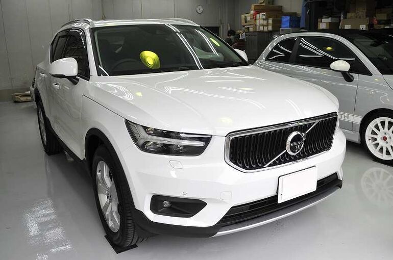 ボルボ XC40 カーコーティング施工後　右前から全体像