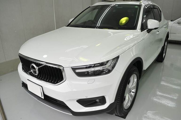 ボルボ XC40 カーコーティング施工後　左前　少し上から全体像