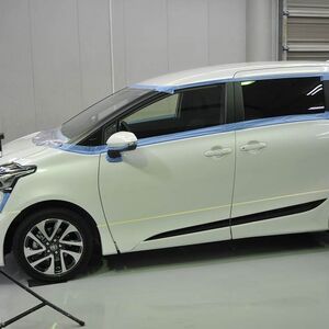 ボルボ XC40　カーコーティング　施工前　磨き前　養生後　左側から　全体像