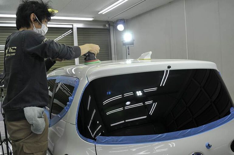 ボルボ　XC40　カーコーティング　磨き施工　ルーフ部