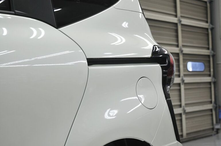 ボルボXC40　カーコーティング施工後　左リアフェンダー部