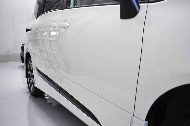ボルボXC40　カーコーティング施工後　右サイド部　前方よりの写真