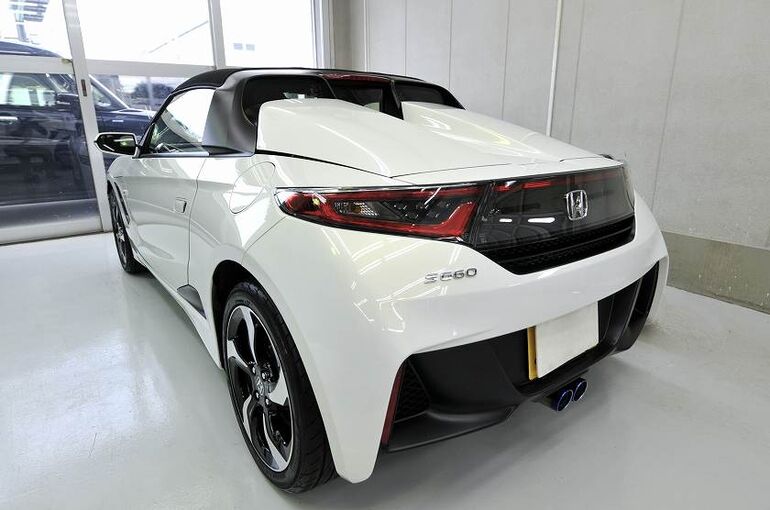 ホンダS660のカーコーティング施工完了　左後ろから車両全体を撮った写真