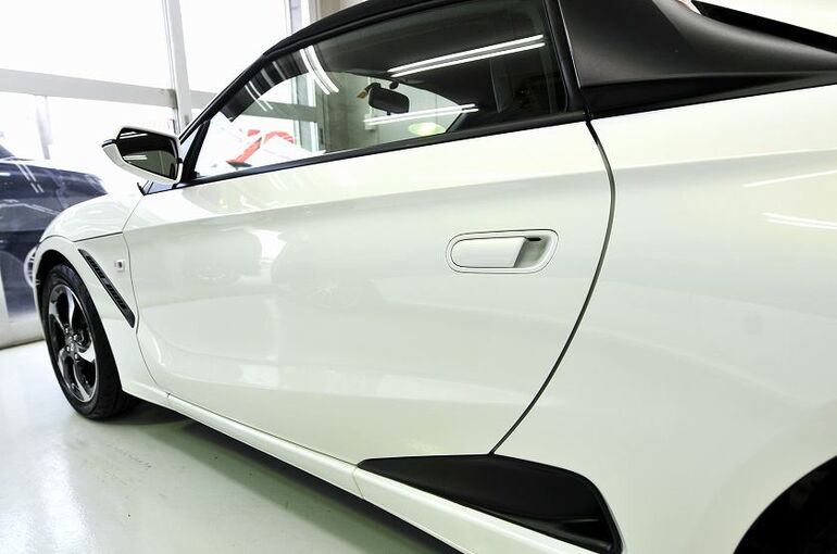 ホンダS660のカーコーティング施工完了　左サイド部を撮った写真