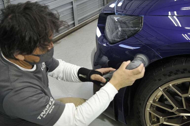 8.BMW M2 CS　カーコーティング施工中の画像
