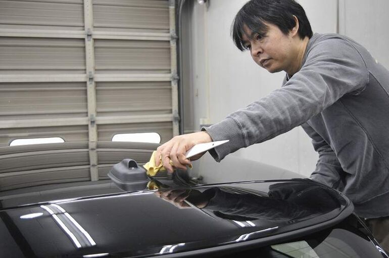 20.BMWミニ　カーコーティング施工中の画像
