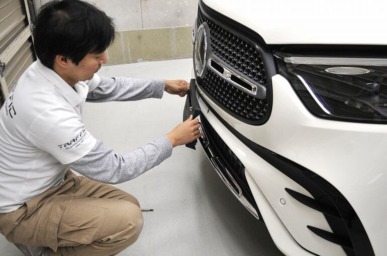 1.メルセデスベンツGLC カーコーティング施工中の画像