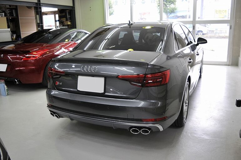 AS18
